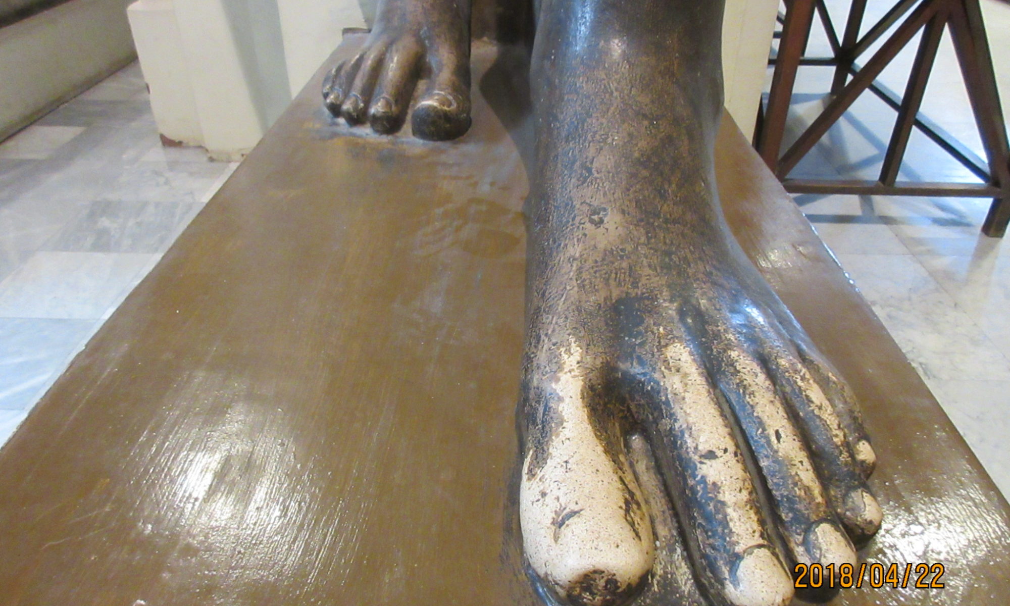 [エジプト]左足前ならえ。エジプト考古学博物館 [Egypt]The left foot forward. The Museum of